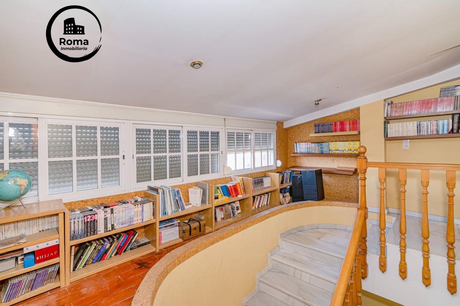 6 bedroom Villa for sale in Gojar with garage - € 480,000 (Ref: 9721819)