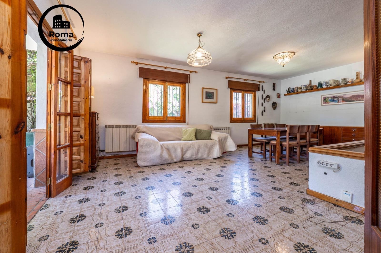 4 bedroom Villa for sale in Ogijares with pool garage - € 399,000 (Ref: 9721820)