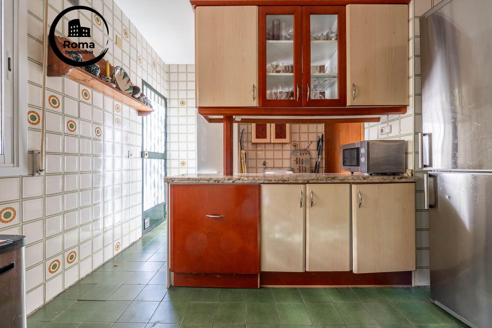 4 bedroom Villa for sale in Ogijares with pool garage - € 399,000 (Ref: 9721820)