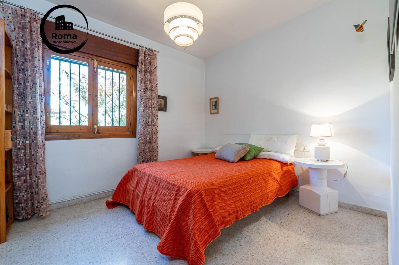 4 bedroom Villa for sale in Ogijares with pool garage - € 399,000 (Ref: 9721820)