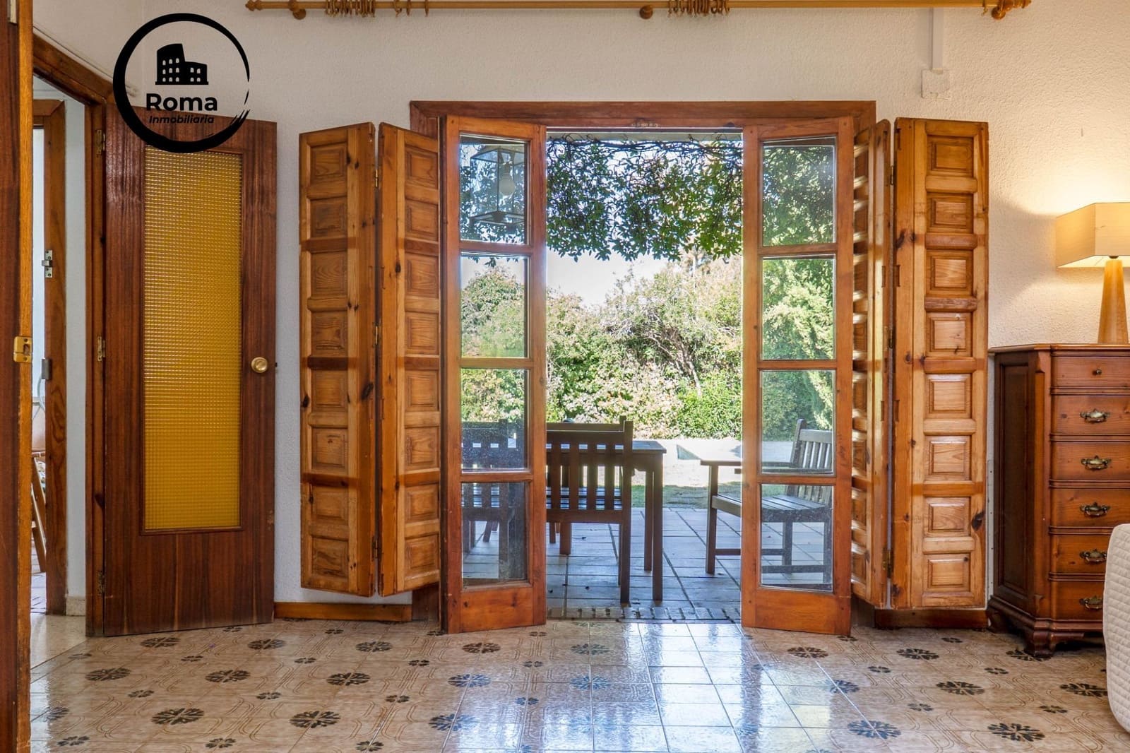 4 bedroom Villa for sale in Ogijares with pool garage - € 399,000 (Ref: 9721820)