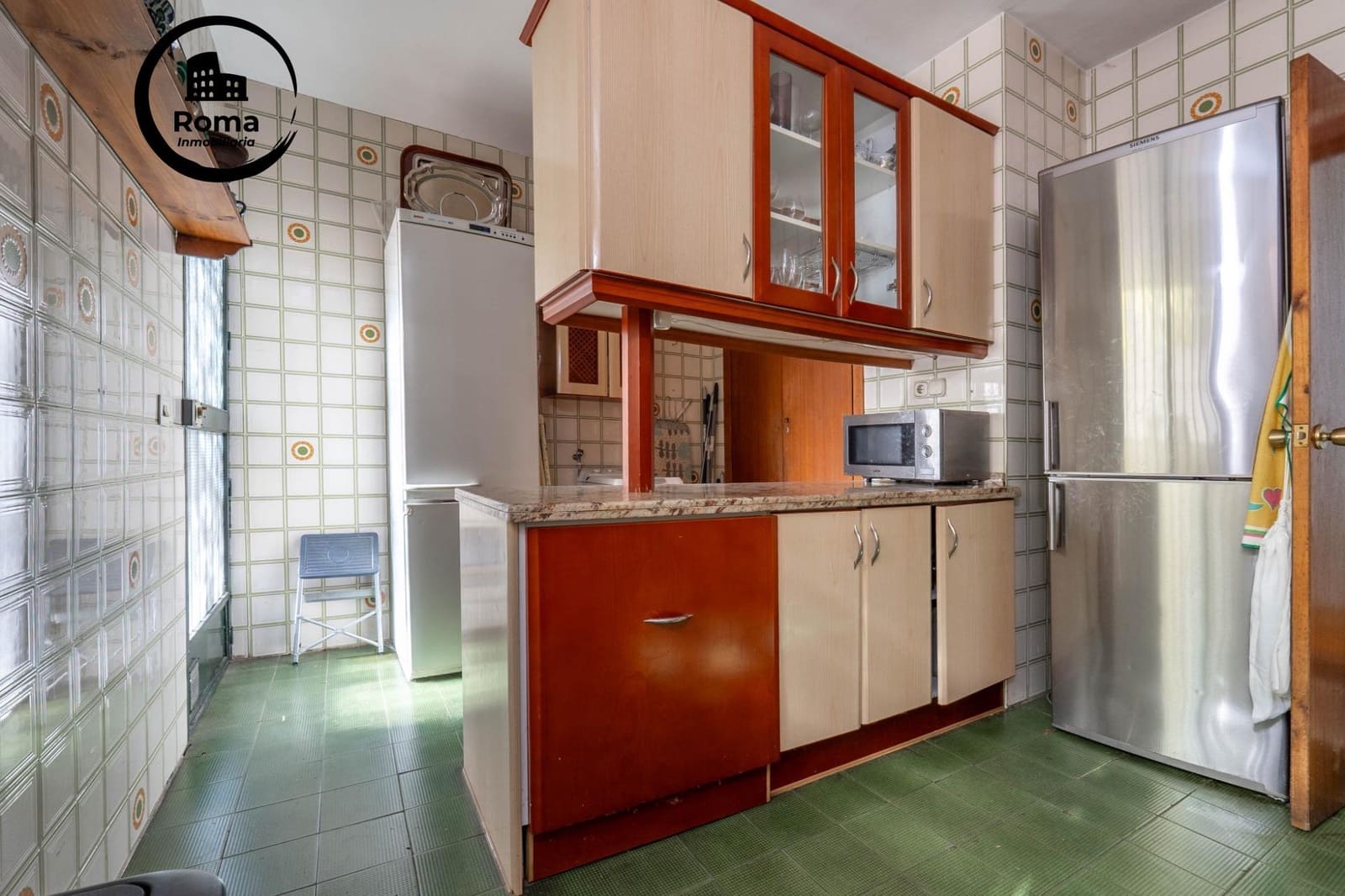 4 bedroom Villa for sale in Ogijares with pool garage - € 399,000 (Ref: 9721820)