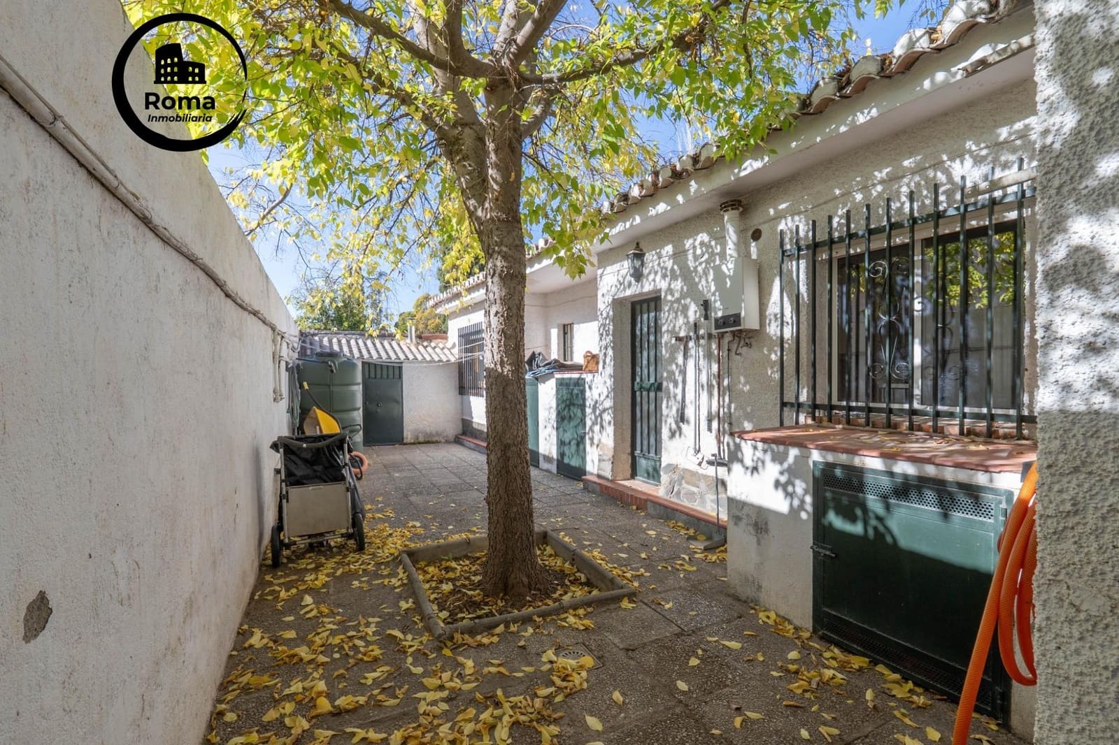 4 bedroom Villa for sale in Ogijares with pool garage - € 399,000 (Ref: 9721820)