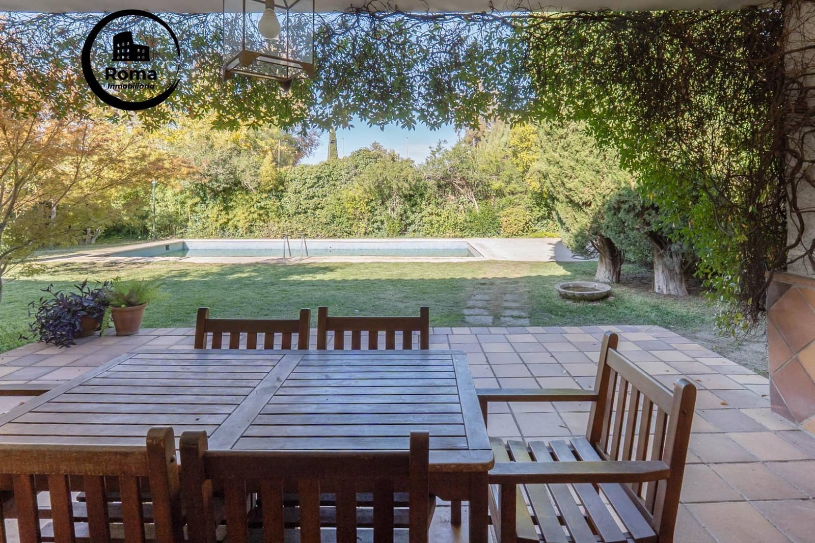 4 bedroom Villa for sale in Ogijares with pool garage - € 399,000 (Ref: 9721820)