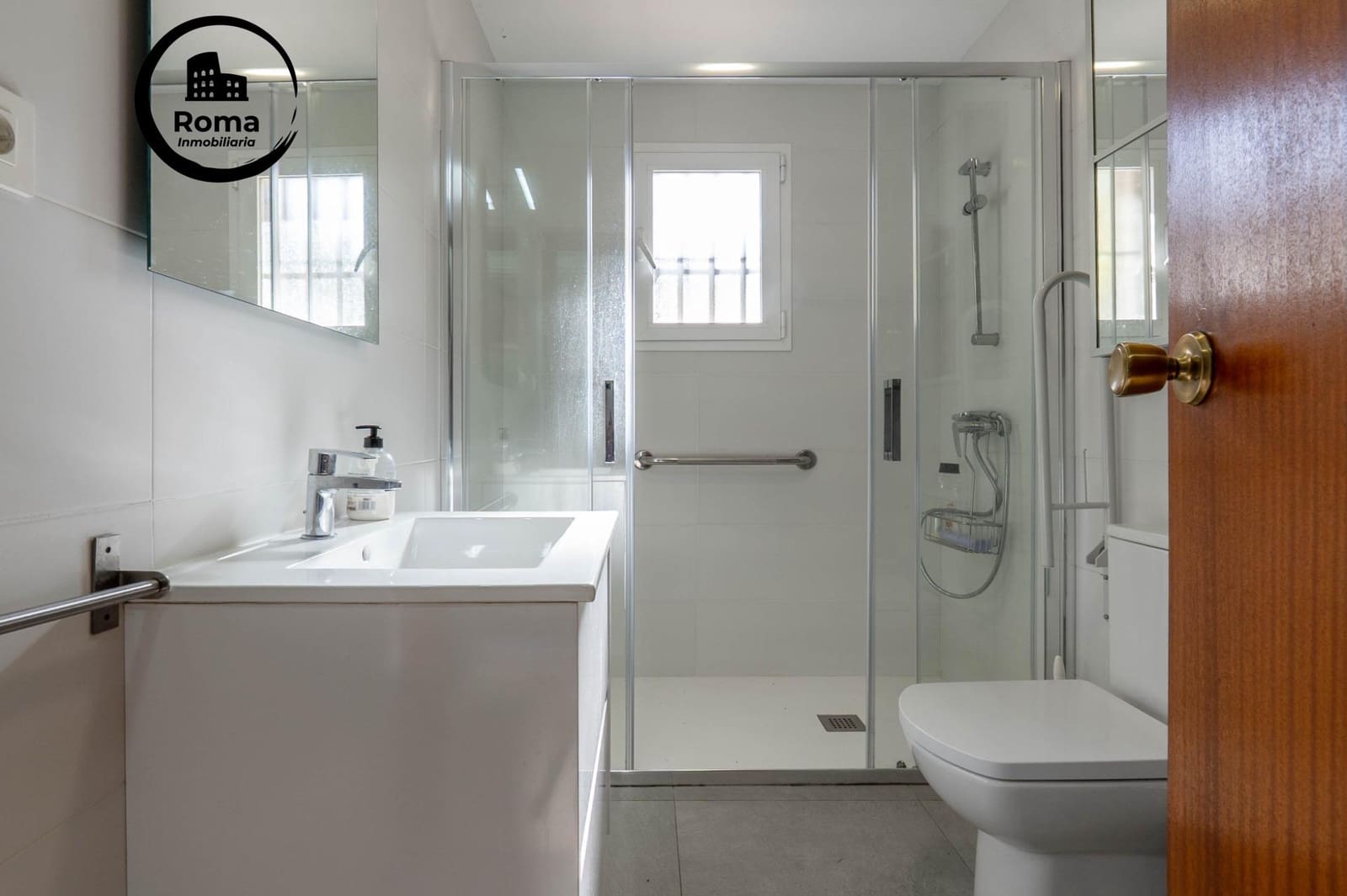 4 bedroom Villa for sale in Ogijares with pool garage - € 399,000 (Ref: 9721820)