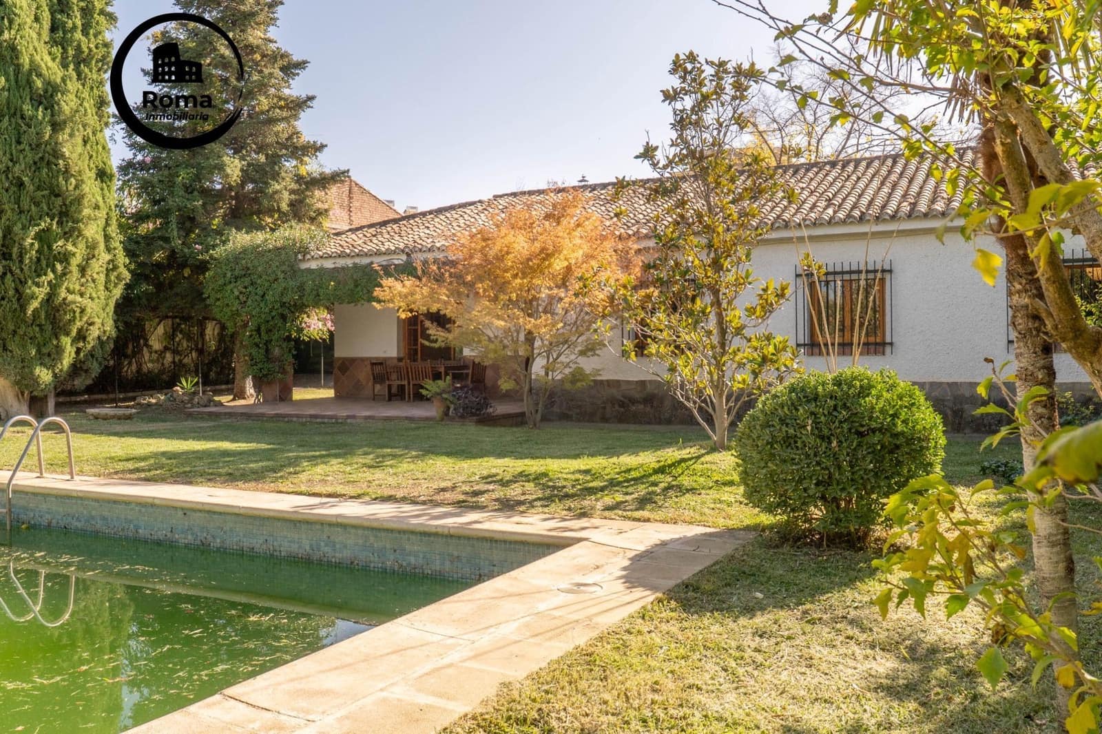 4 bedroom Villa for sale in Ogijares with pool garage - € 399,000 (Ref: 9721820)