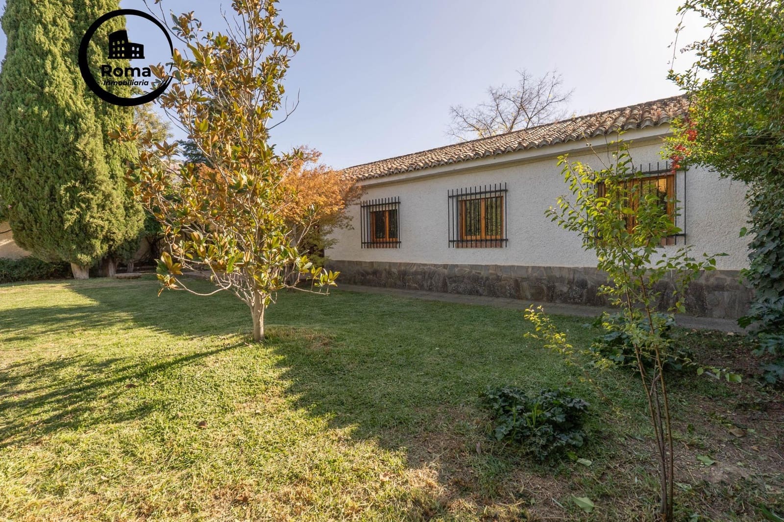 4 bedroom Villa for sale in Ogijares with pool garage - € 399,000 (Ref: 9721820)