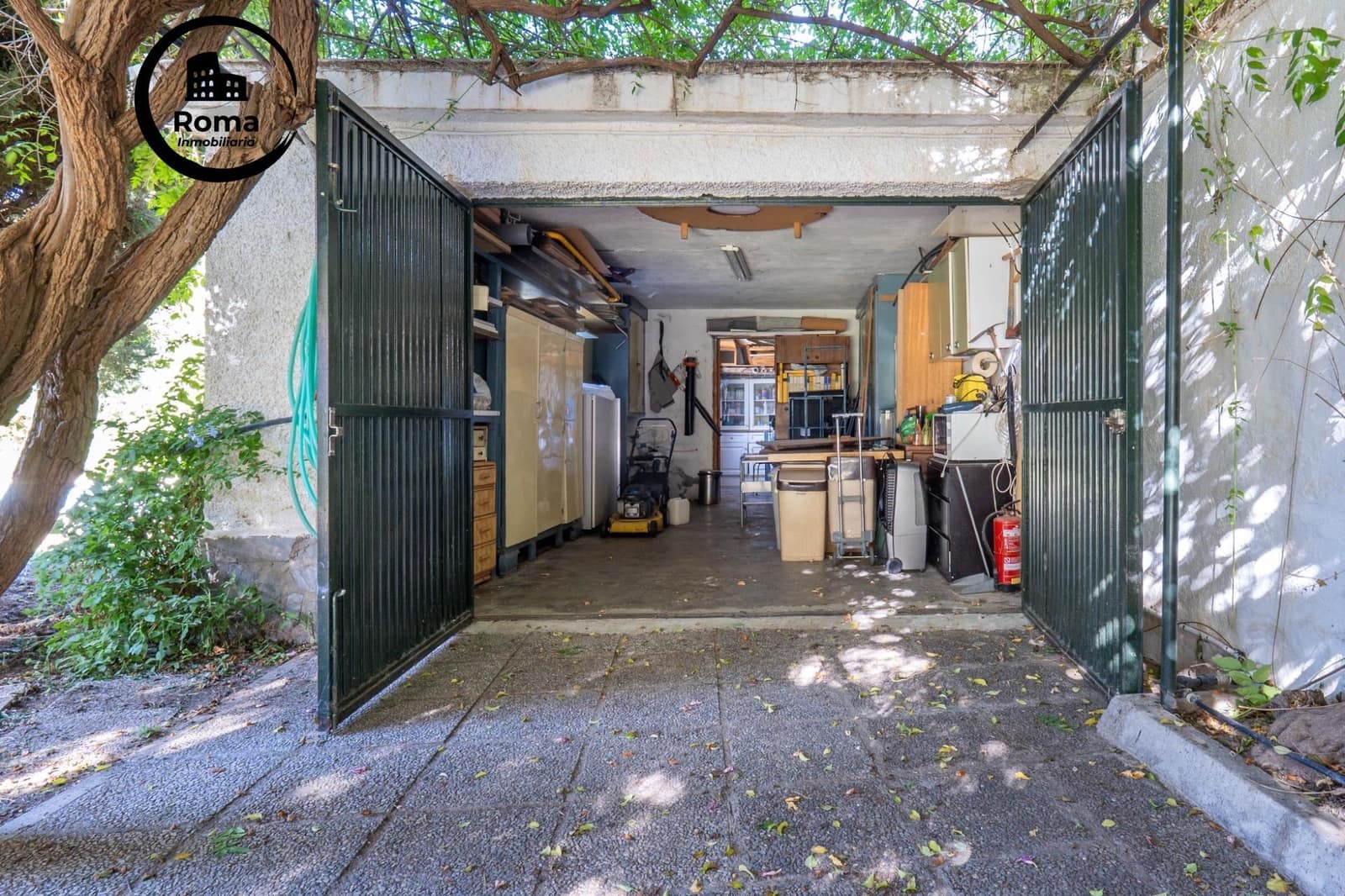 4 bedroom Villa for sale in Ogijares with pool garage - € 399,000 (Ref: 9721820)