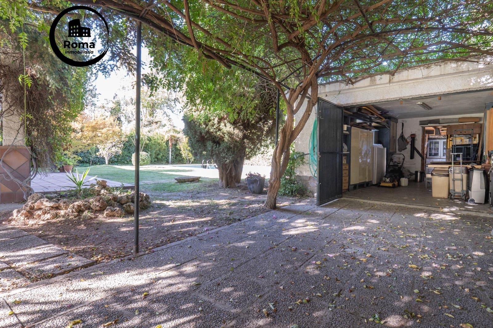 4 bedroom Villa for sale in Ogijares with pool garage - € 399,000 (Ref: 9721820)