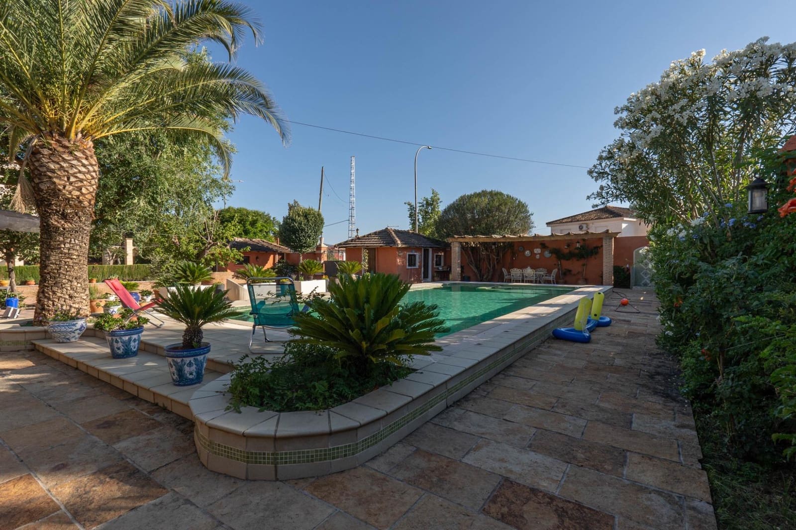 5 bedroom Villa for sale in Ogijares with pool - € 725,000 (Ref: 9721821)