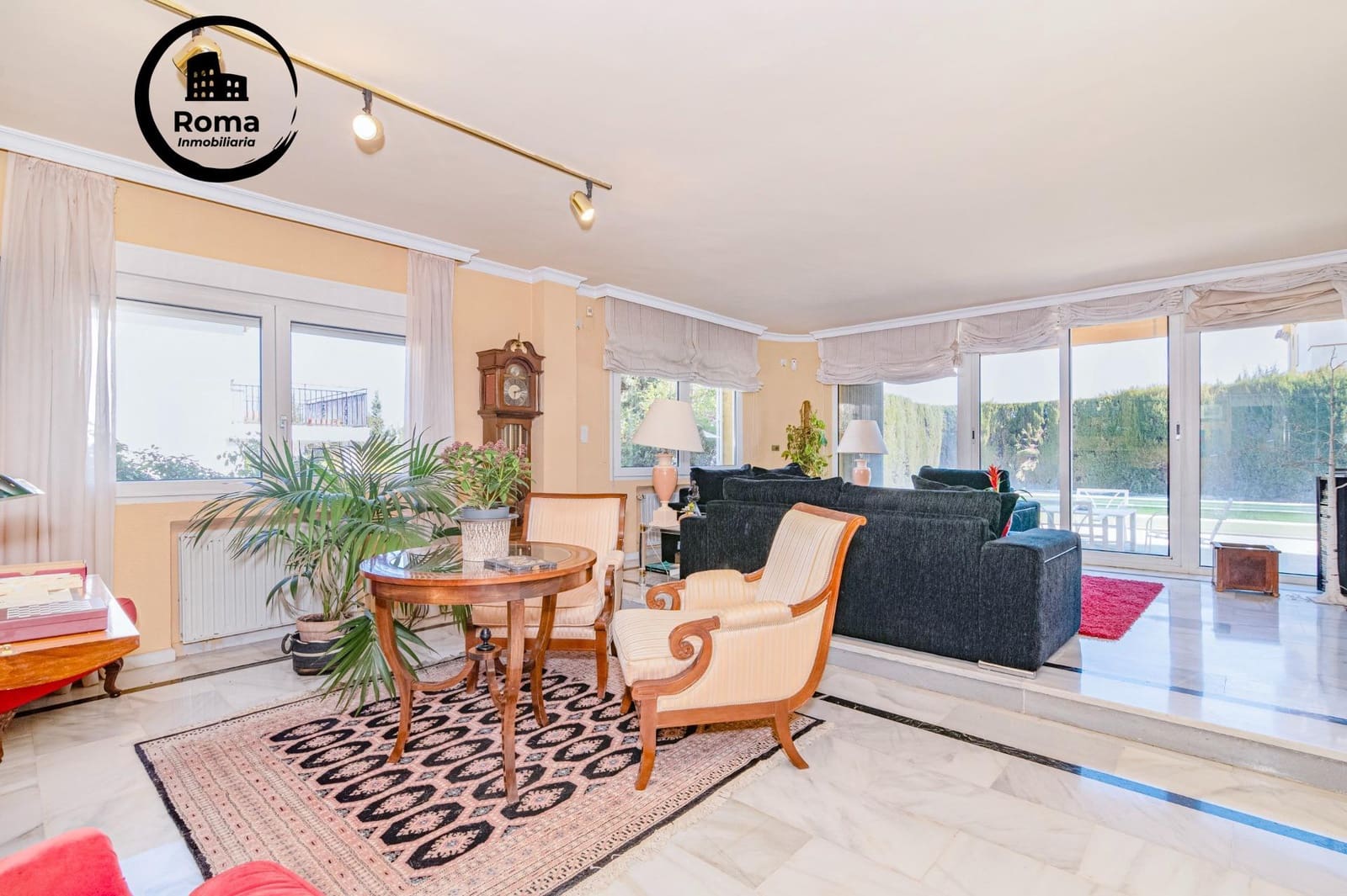 Chalet de 6 habitaciones en Gójar en venta con garaje - 480.000 € (Ref: 9748115)