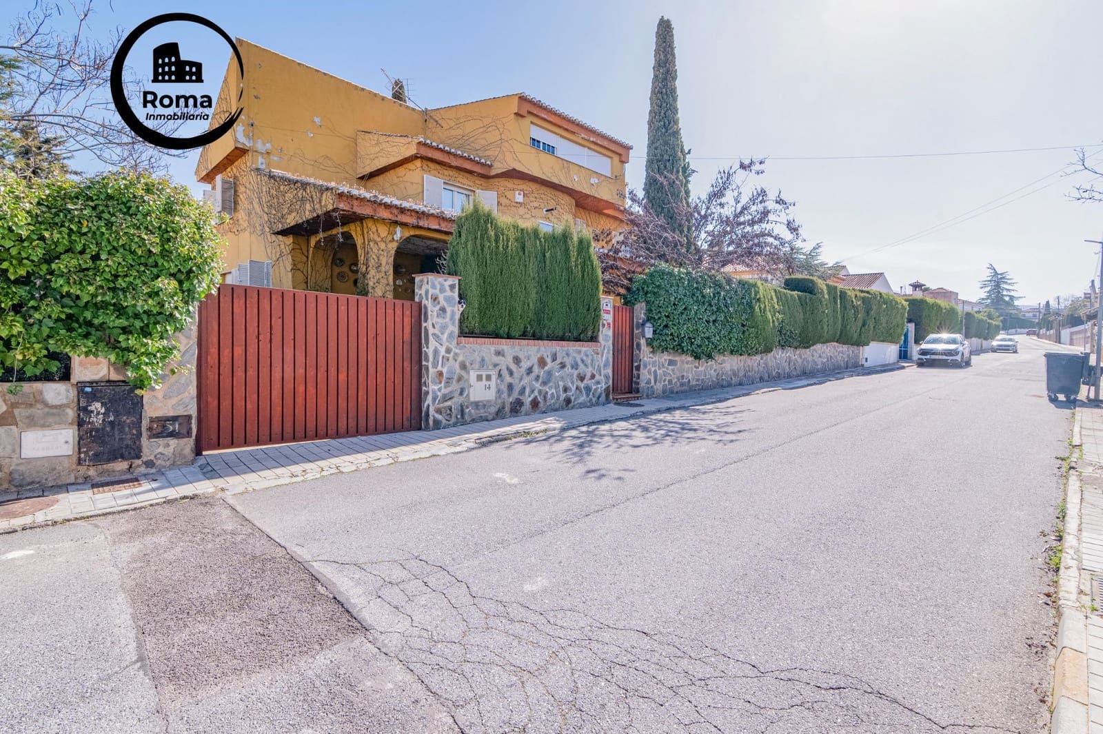 Chalet de 6 habitaciones en Gójar en venta con garaje - 480.000 € (Ref: 9748115)