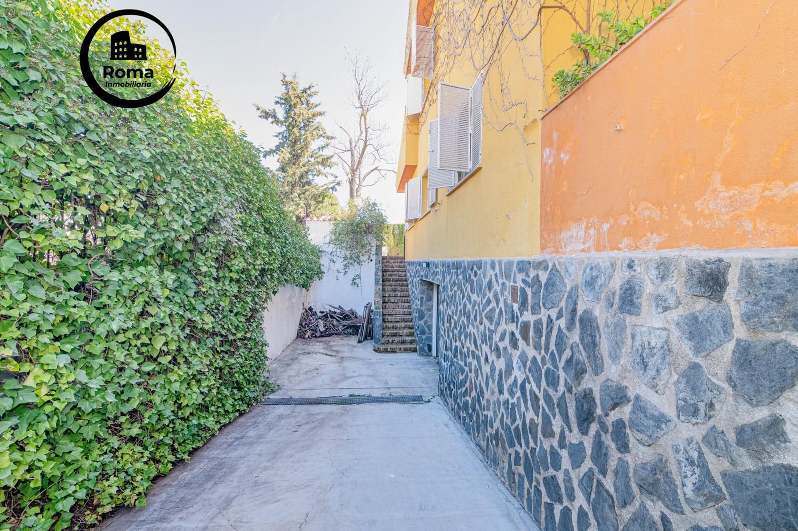 Chalet de 6 habitaciones en Gójar en venta con garaje - 480.000 € (Ref: 9748115)