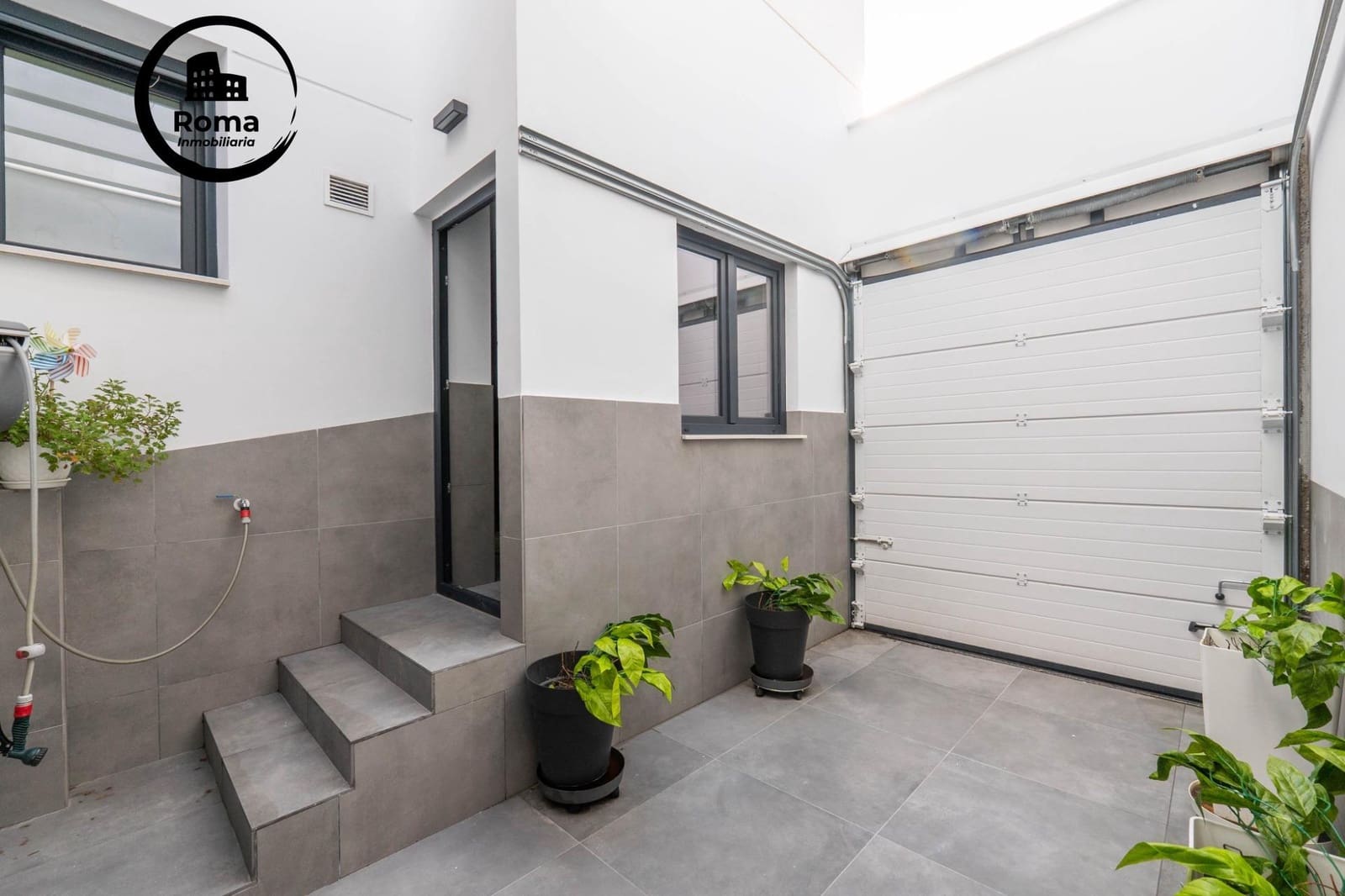 Adosado de 3 habitaciones en Albolote en venta con garaje - 365.000 € (Ref: 9748117)