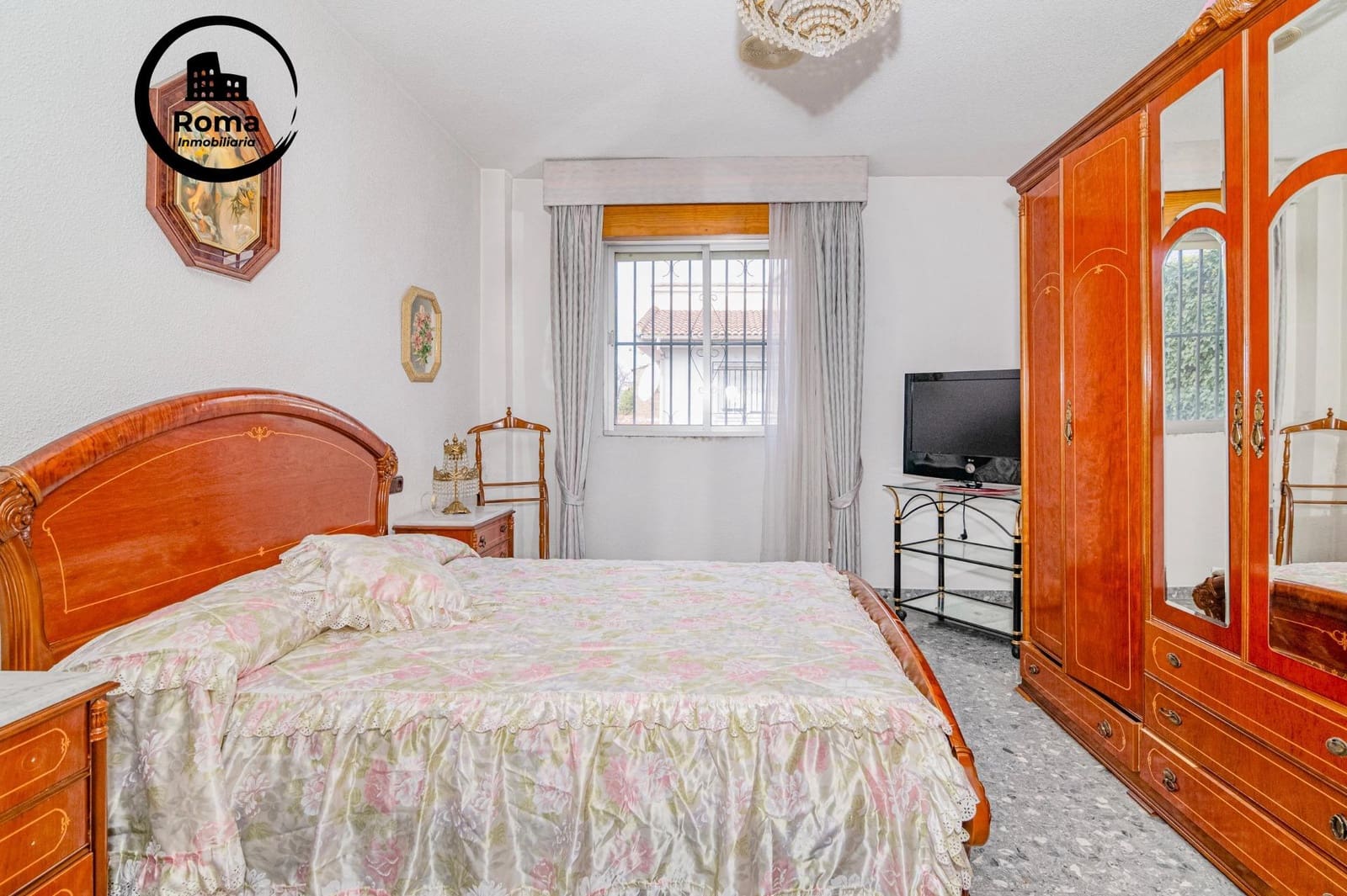 Chalet de 4 habitaciones en Peligros en venta con piscina - 395.000 € (Ref: 9748118)