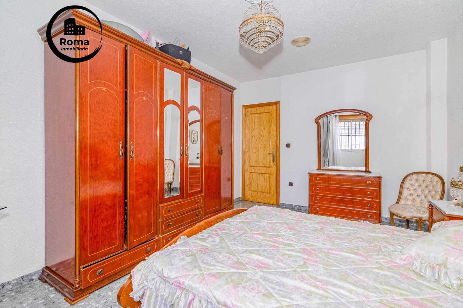 Chalet de 4 habitaciones en Peligros en venta con piscina - 395.000 € (Ref: 9748118)