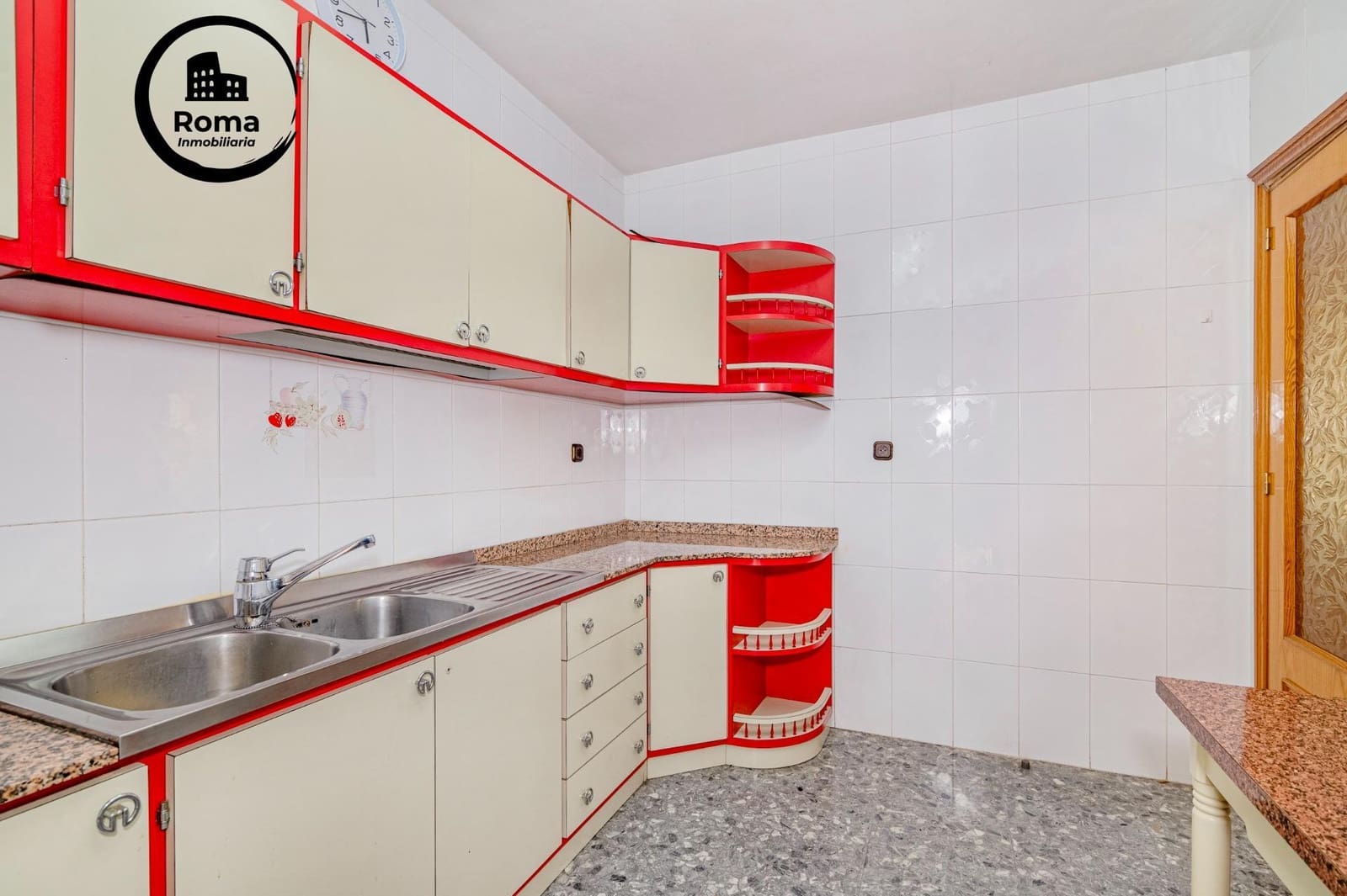 Chalet de 4 habitaciones en Peligros en venta con piscina - 395.000 € (Ref: 9748118)