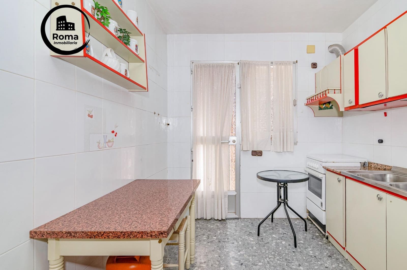 Chalet de 4 habitaciones en Peligros en venta con piscina - 395.000 € (Ref: 9748118)