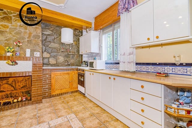 Chalet de 4 habitaciones en Peligros en venta con piscina - 395.000 € (Ref: 9748118)