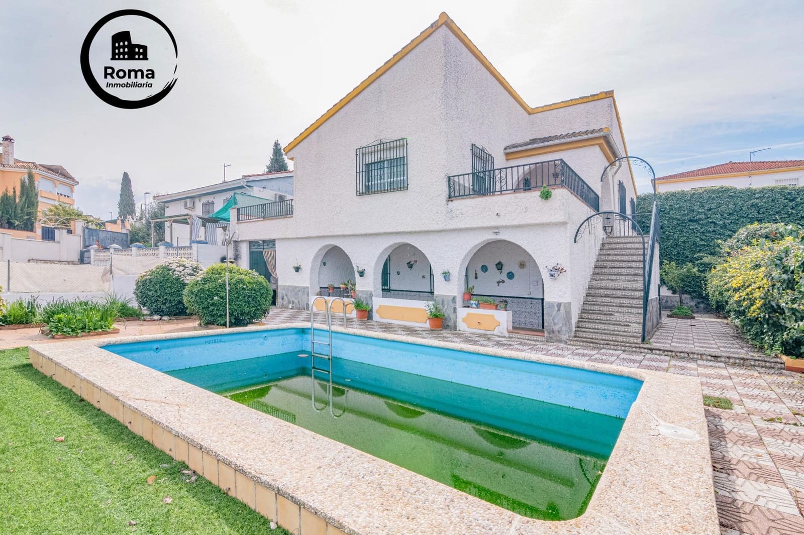 Chalet de 4 habitaciones en Peligros en venta con piscina - 395.000 € (Ref: 9748118)
