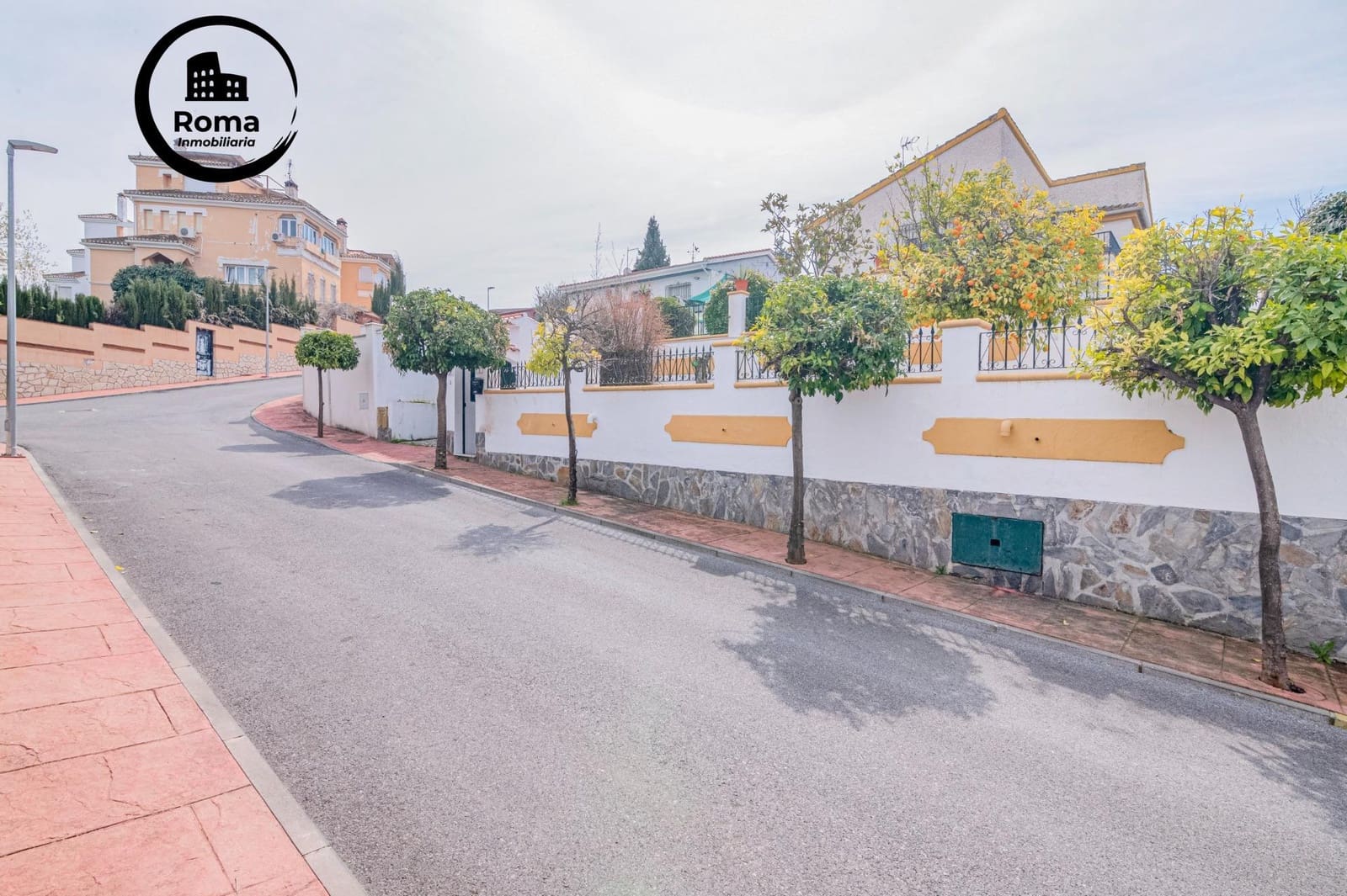 Chalet de 4 habitaciones en Peligros en venta con piscina - 395.000 € (Ref: 9748118)