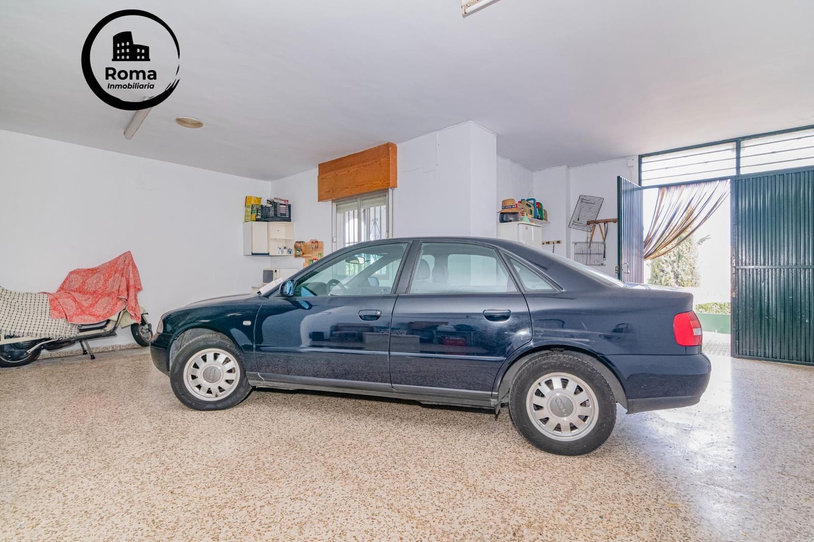 Chalet de 4 habitaciones en Peligros en venta con piscina - 395.000 € (Ref: 9748118)