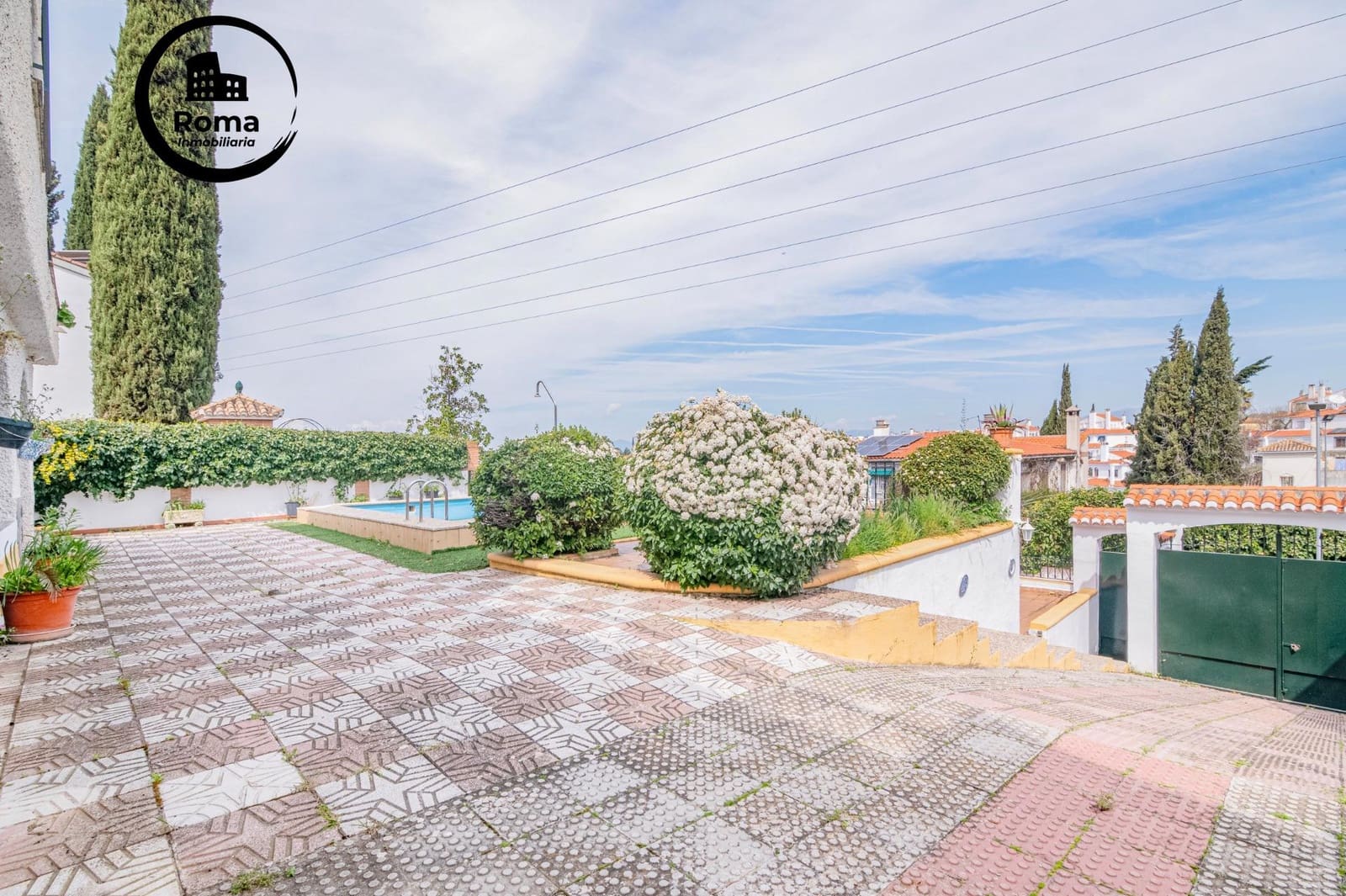 Chalet de 4 habitaciones en Peligros en venta con piscina - 395.000 € (Ref: 9748118)