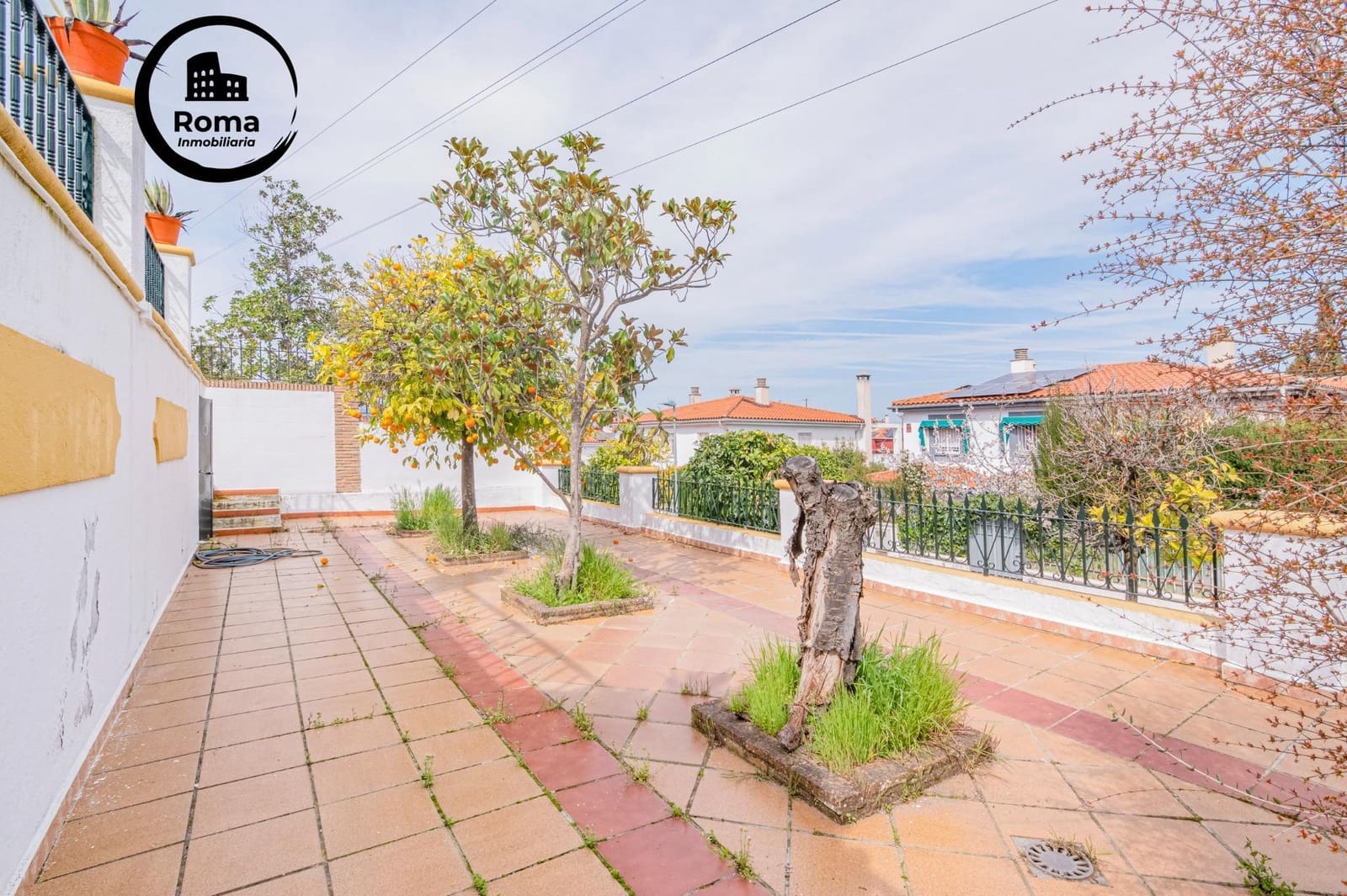 Chalet de 4 habitaciones en Peligros en venta con piscina - 395.000 € (Ref: 9748118)