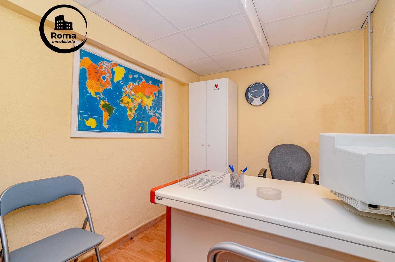 Bedrift til salgs i Granada by med garasje - € 350 000 (Ref: 9748126)