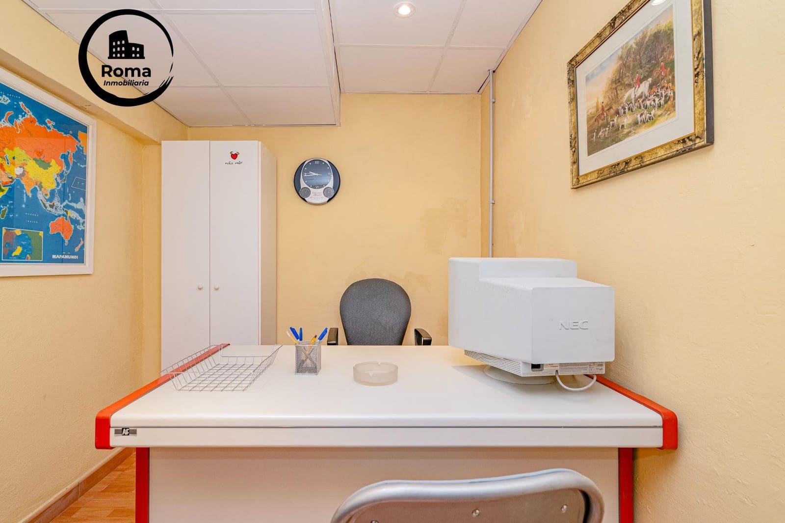 Bedrift til salgs i Granada by med garasje - € 350 000 (Ref: 9748126)