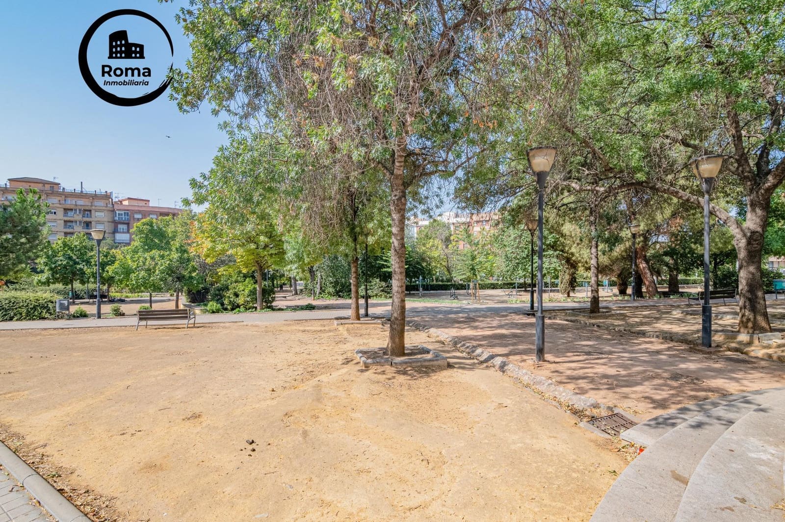 Bedrift til salgs i Granada by med garasje - € 350 000 (Ref: 9748126)