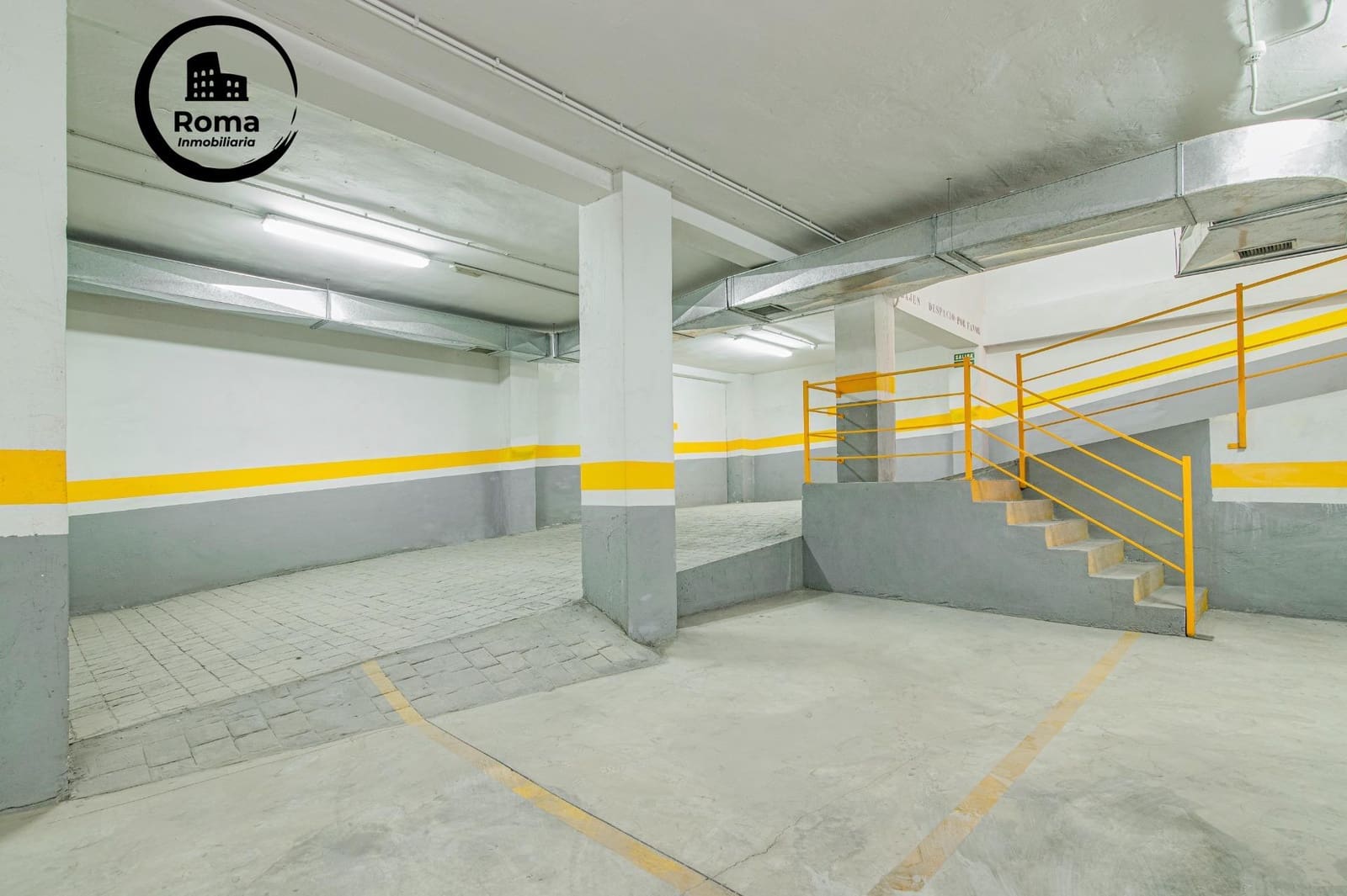 Bedrift til salgs i Granada by med garasje - € 350 000 (Ref: 9748126)