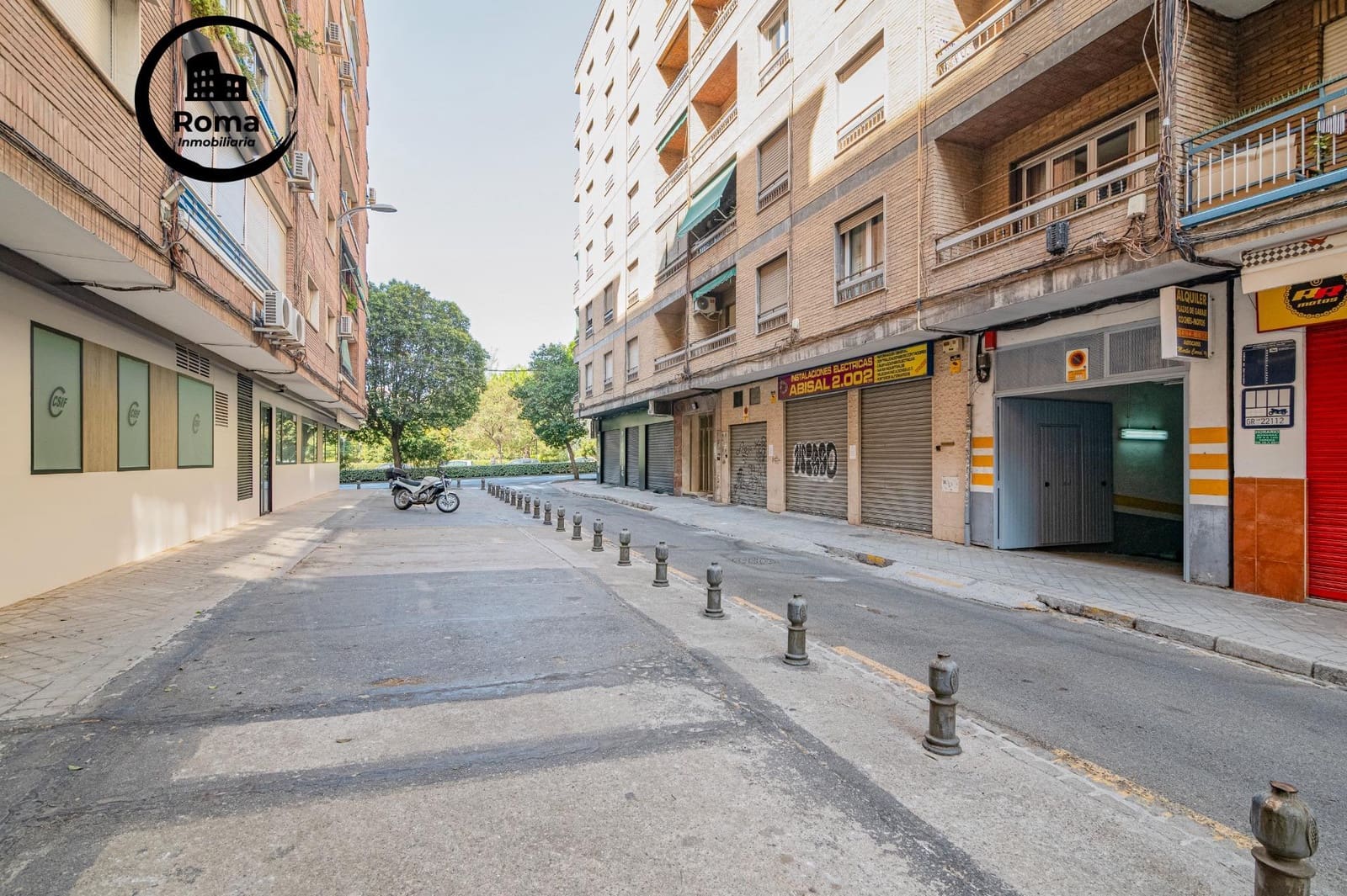 Bedrift til salgs i Granada by med garasje - € 350 000 (Ref: 9748126)