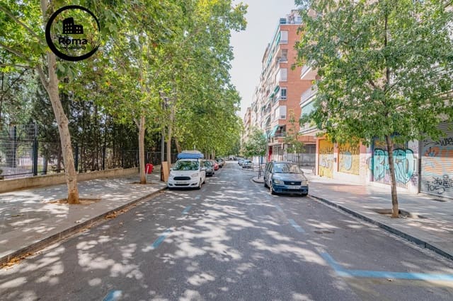 Bedrift til salgs i Camino de Ronda - Rosaleda, Granada by med garasje - € 350 000 (Ref: 9748126)