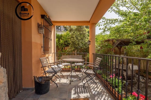 Chalet de 3 habitaciones en La Zubia en venta con piscina garaje - 350.000 € (Ref: 9748127)