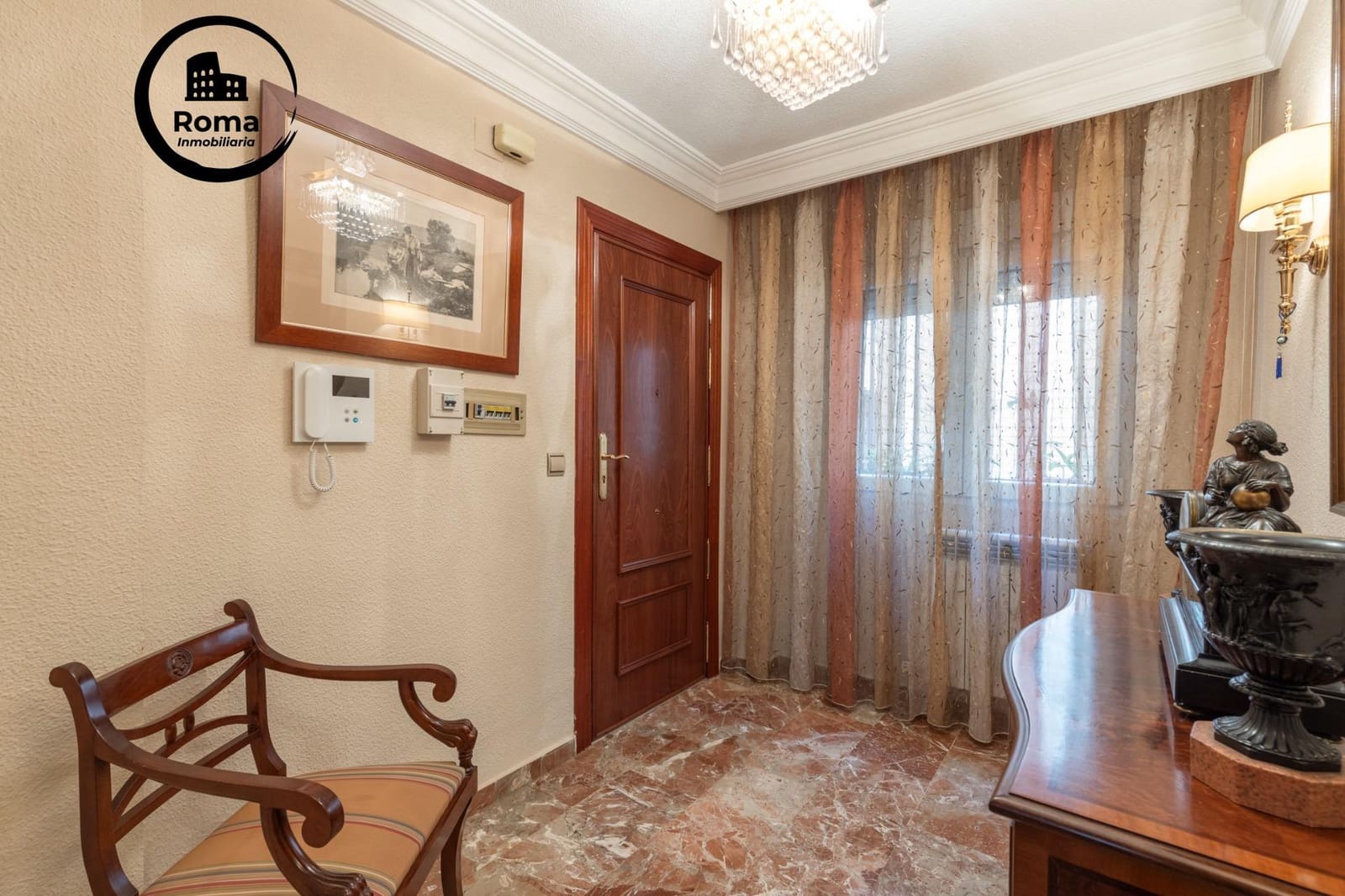 5 bedroom Flat for sale in Granada city - € 395,000 (Ref: 9748128)