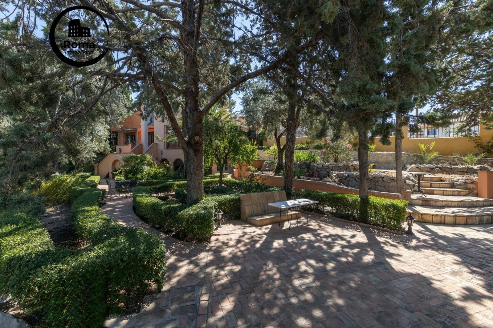 11 soveværelse Villa til salg i Huetor Vega med garage - € 850.000 (Ref: 9748129)