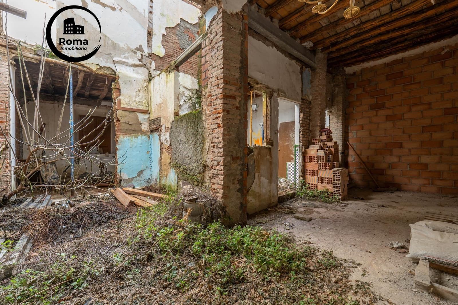 Adosado de 2 habitaciones en Granada ciudad en venta - 210.000 € (Ref: 9748132)