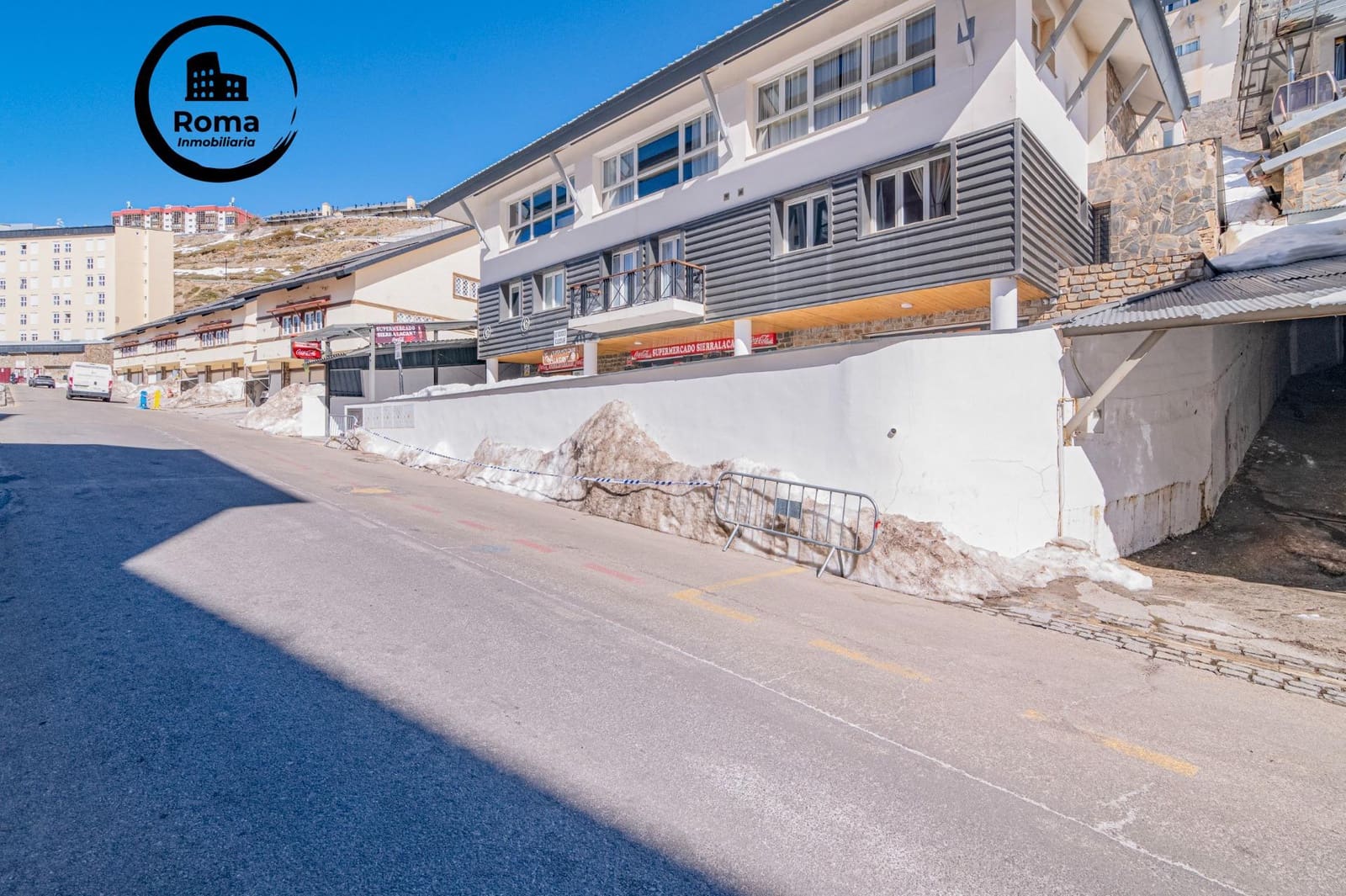 2 bedroom Flat for sale in Sierra Nevada with pool garage - € 168,000 (Ref: 9748135)