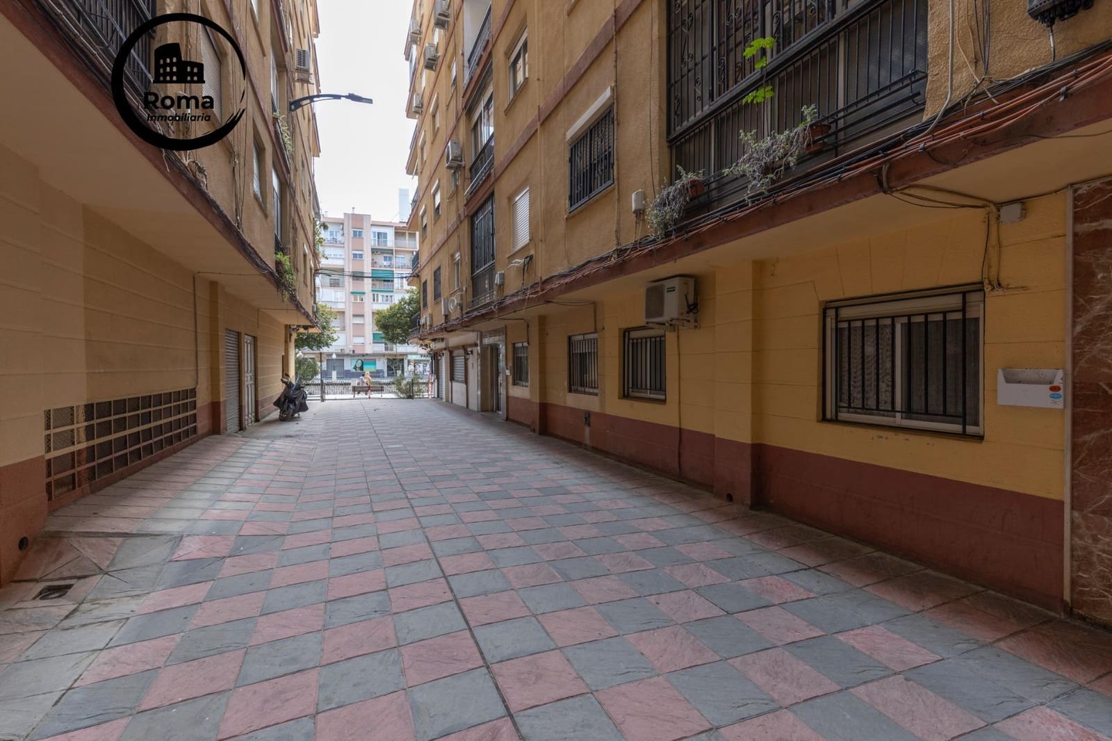 2 soveværelse Lejlighed til salg i Granada by - € 270.000 (Ref: 9748136)