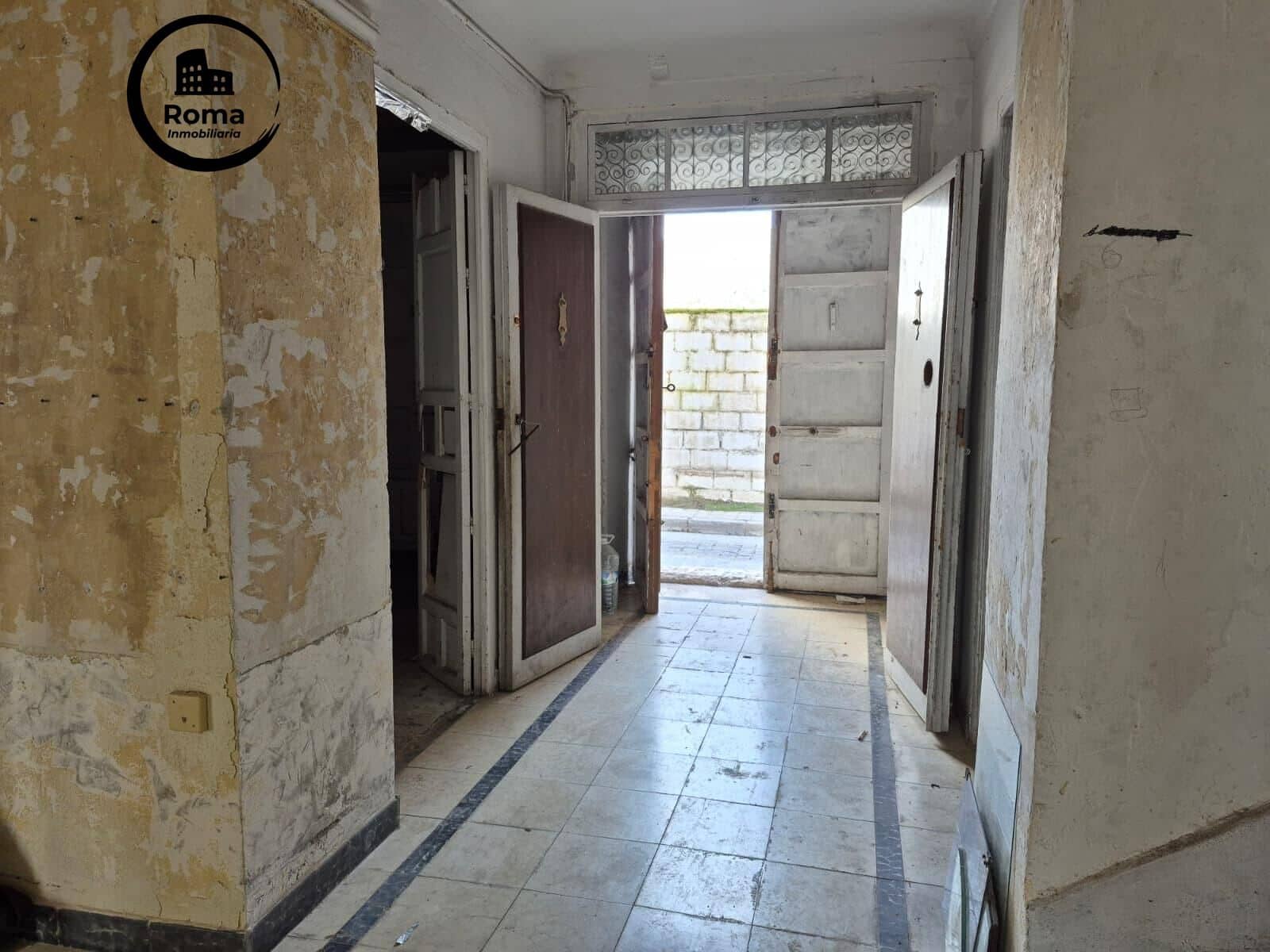 5 soveværelse Rækkehus til salg i Loja med garage - € 99.000 (Ref: 9748137)