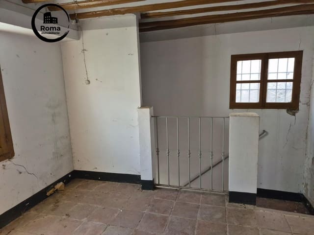 5 soveværelse Rækkehus til salg i Loja med garage - € 99.000 (Ref: 9748137)