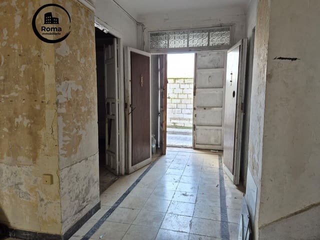 5 soveværelse Rækkehus til salg i Loja med garage - € 99.000 (Ref: 9748137)