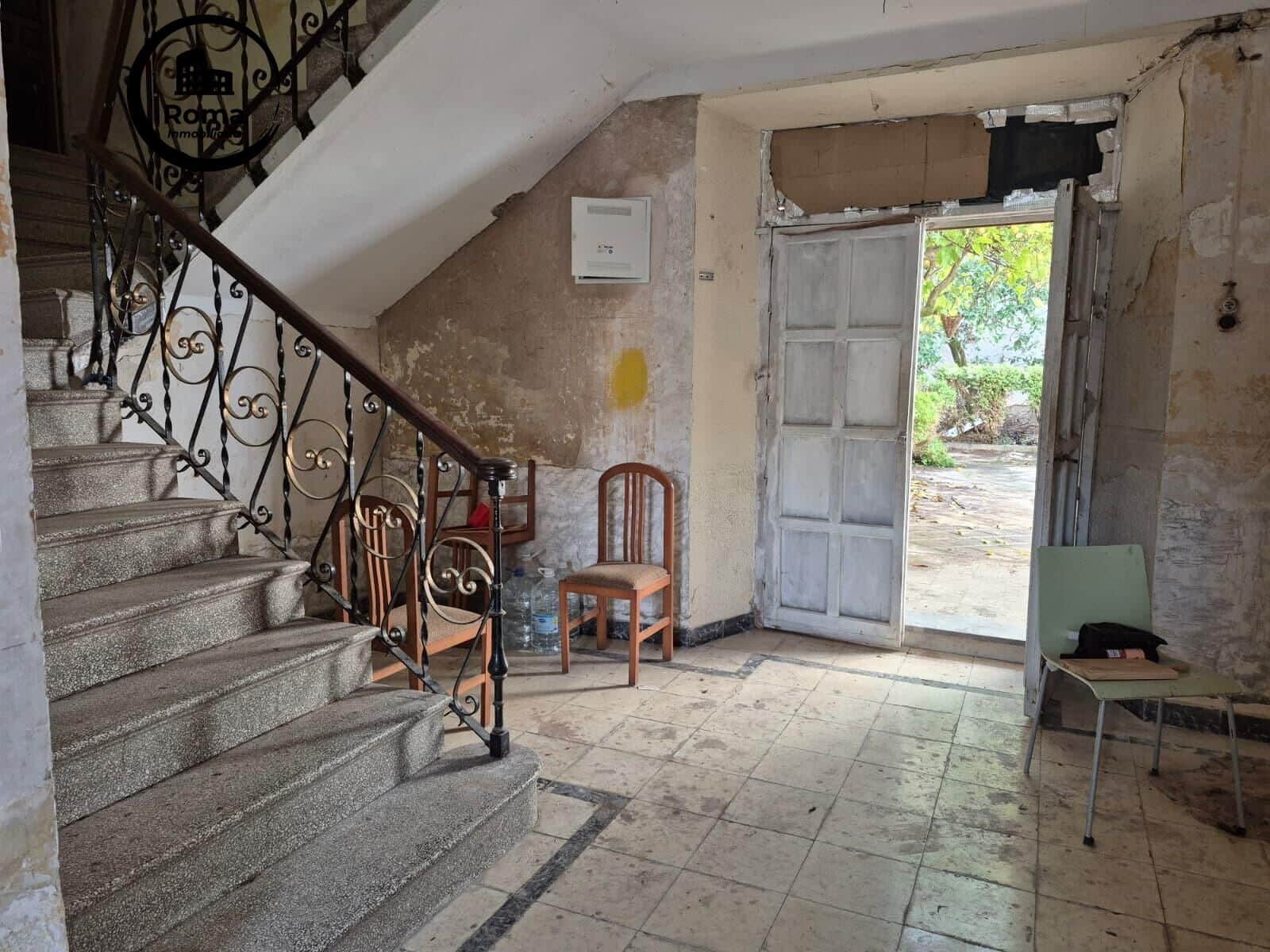 5 soveværelse Rækkehus til salg i Loja med garage - € 99.000 (Ref: 9748137)