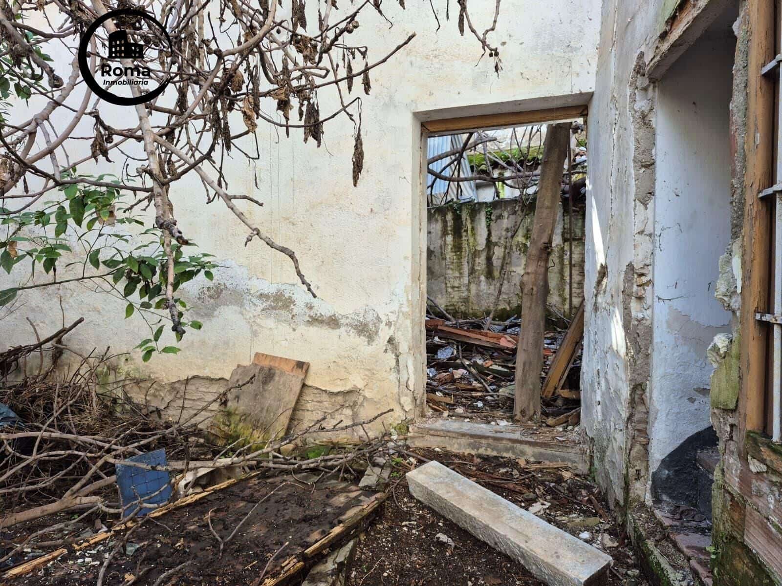 5 soveværelse Rækkehus til salg i Loja med garage - € 99.000 (Ref: 9748137)