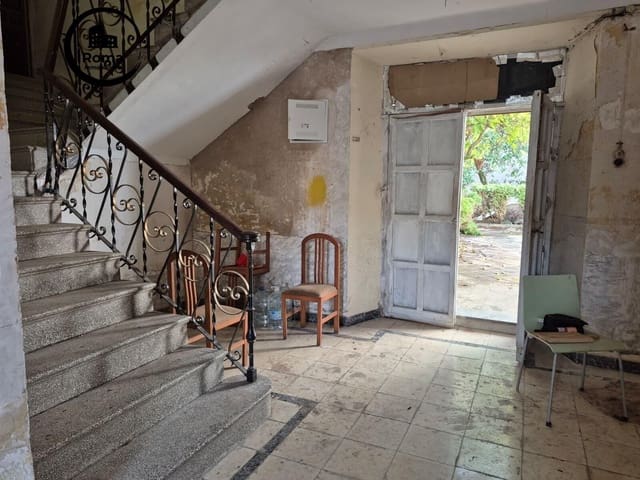 5 soveværelse Rækkehus til salg i Loja med garage - € 99.000 (Ref: 9748137)