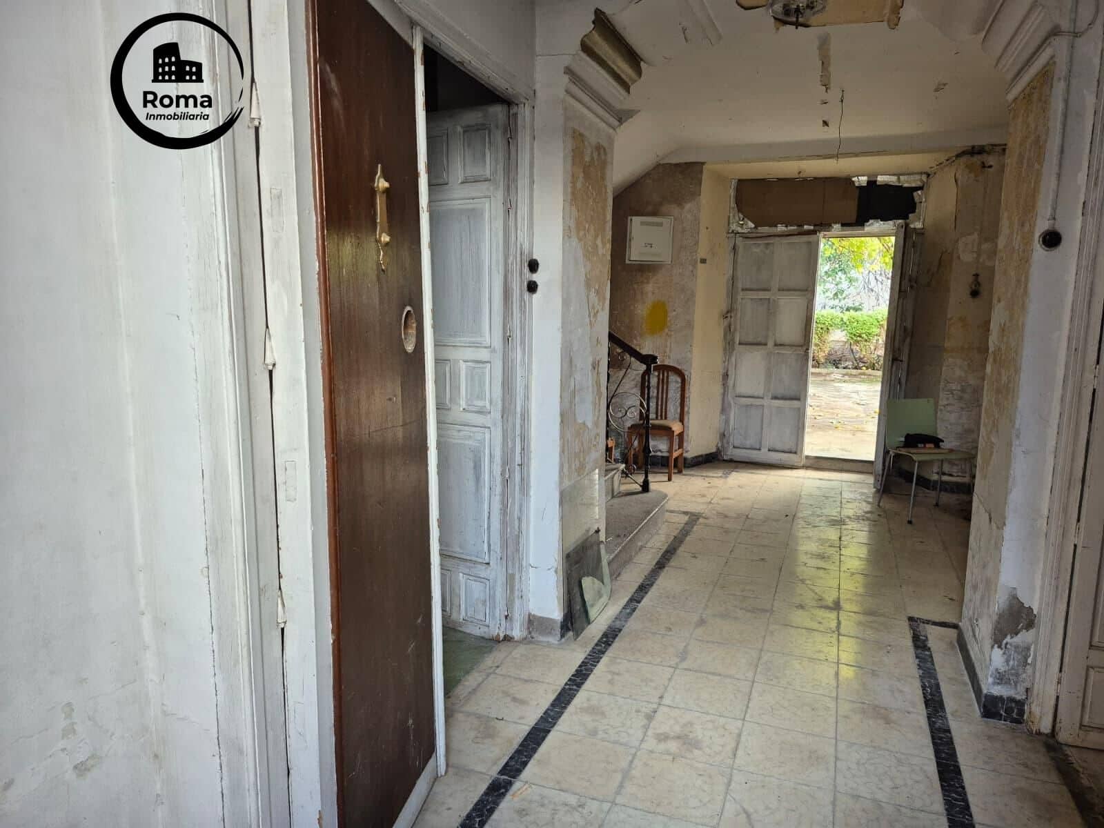 5 soveværelse Rækkehus til salg i Loja med garage - € 99.000 (Ref: 9748137)