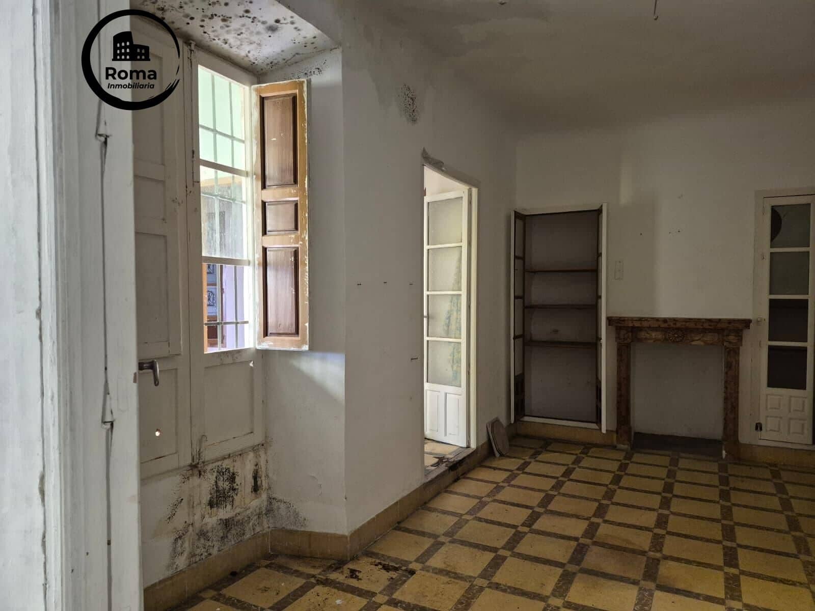 5 soveværelse Rækkehus til salg i Loja med garage - € 99.000 (Ref: 9748137)