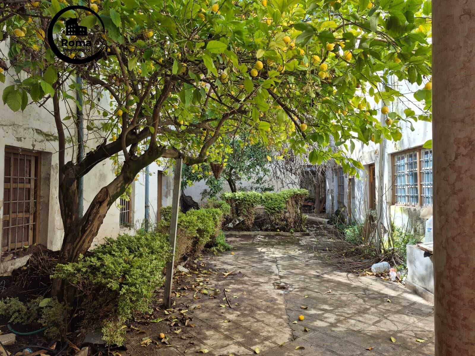 5 soveværelse Rækkehus til salg i Loja med garage - € 99.000 (Ref: 9748137)