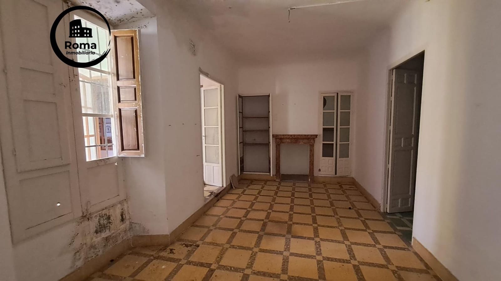 5 soveværelse Rækkehus til salg i Loja med garage - € 99.000 (Ref: 9748137)